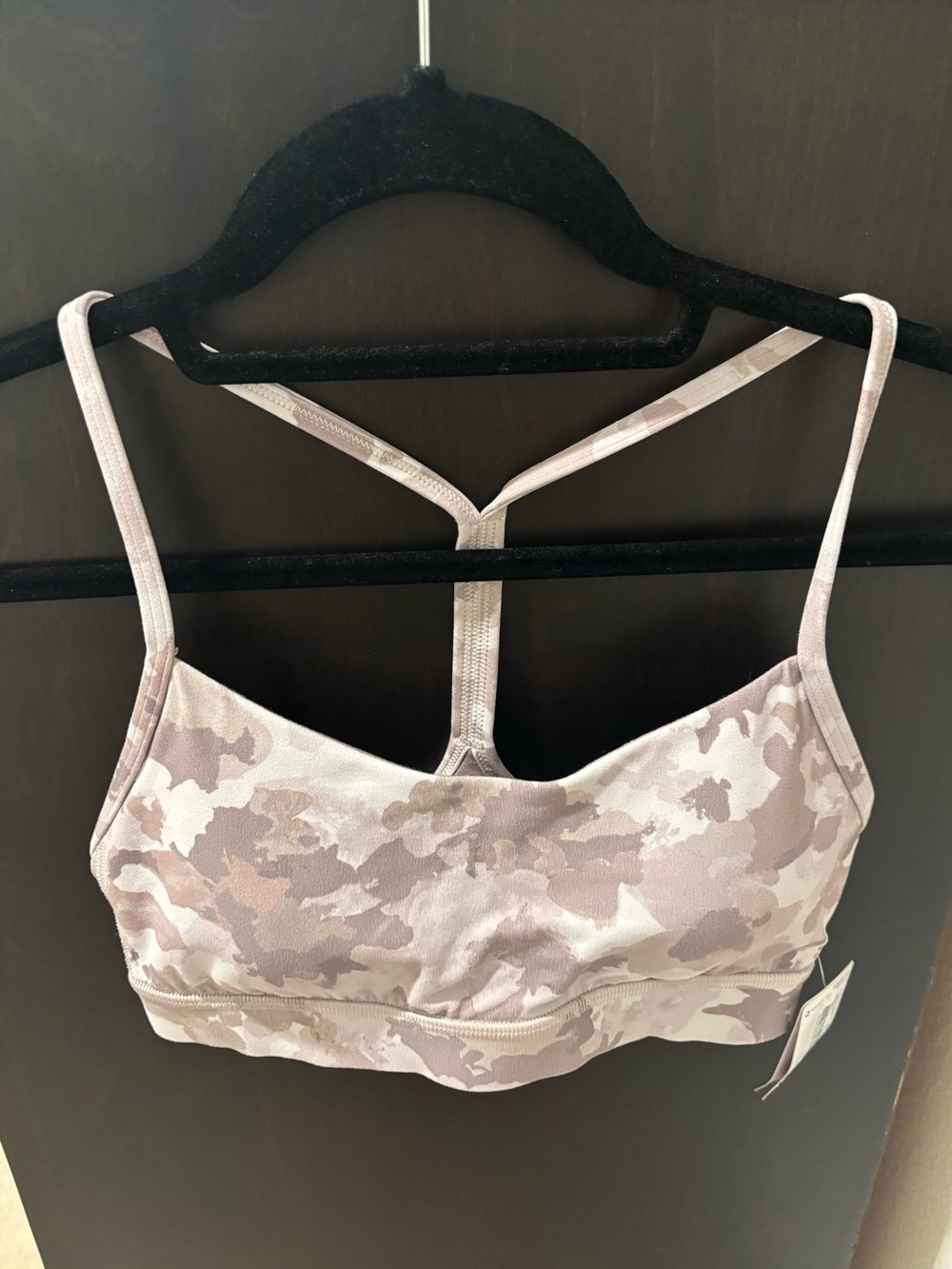 Lululemon Light Beige/Mauve (TCA3) Camo Flow Y Nulu Sports Bra
NWT
Size 6